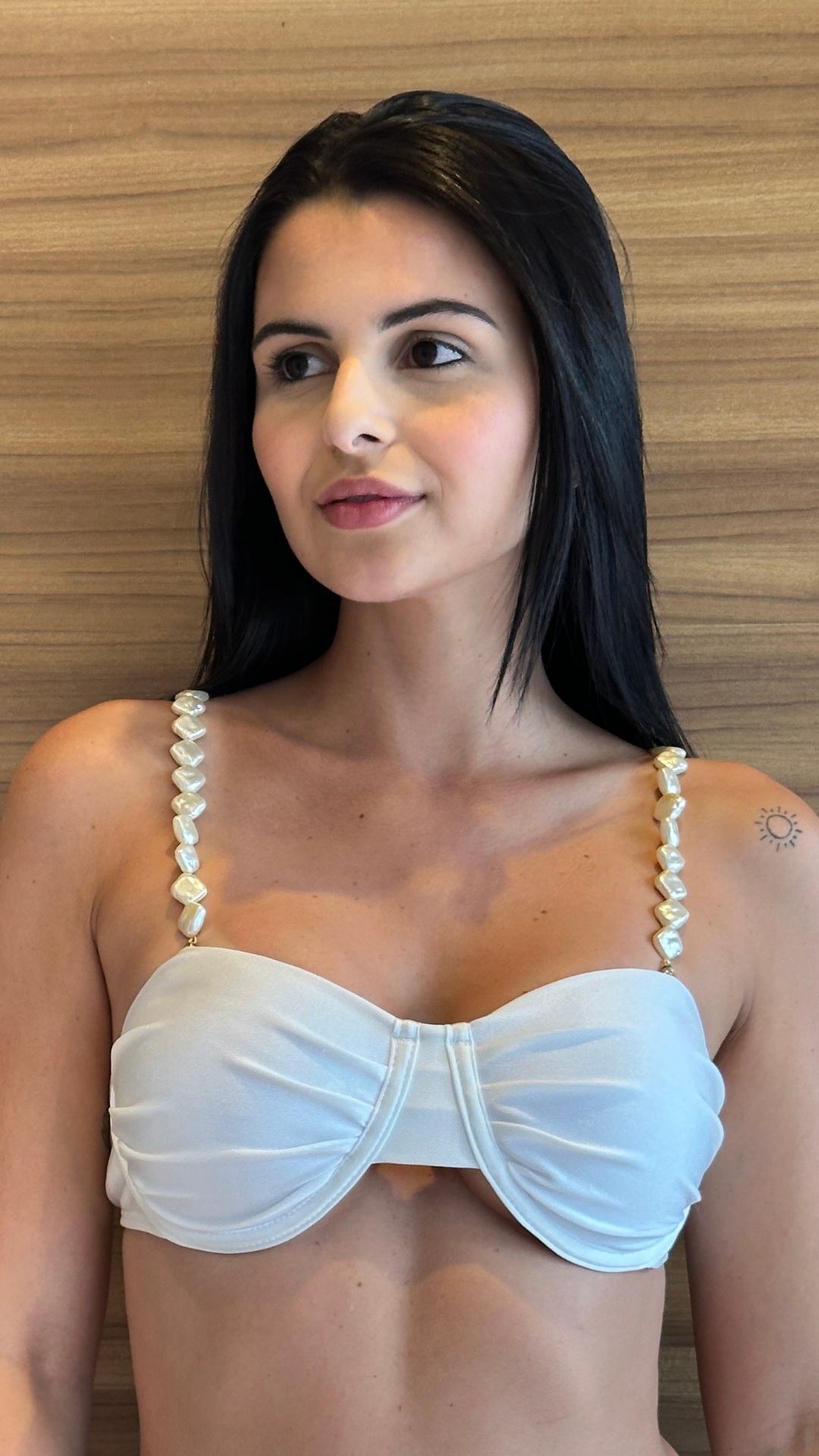 Top Helena Off White | Top de Biquíni com Aro e Alças em madrepérolas Artesanais – Lemon Light.
