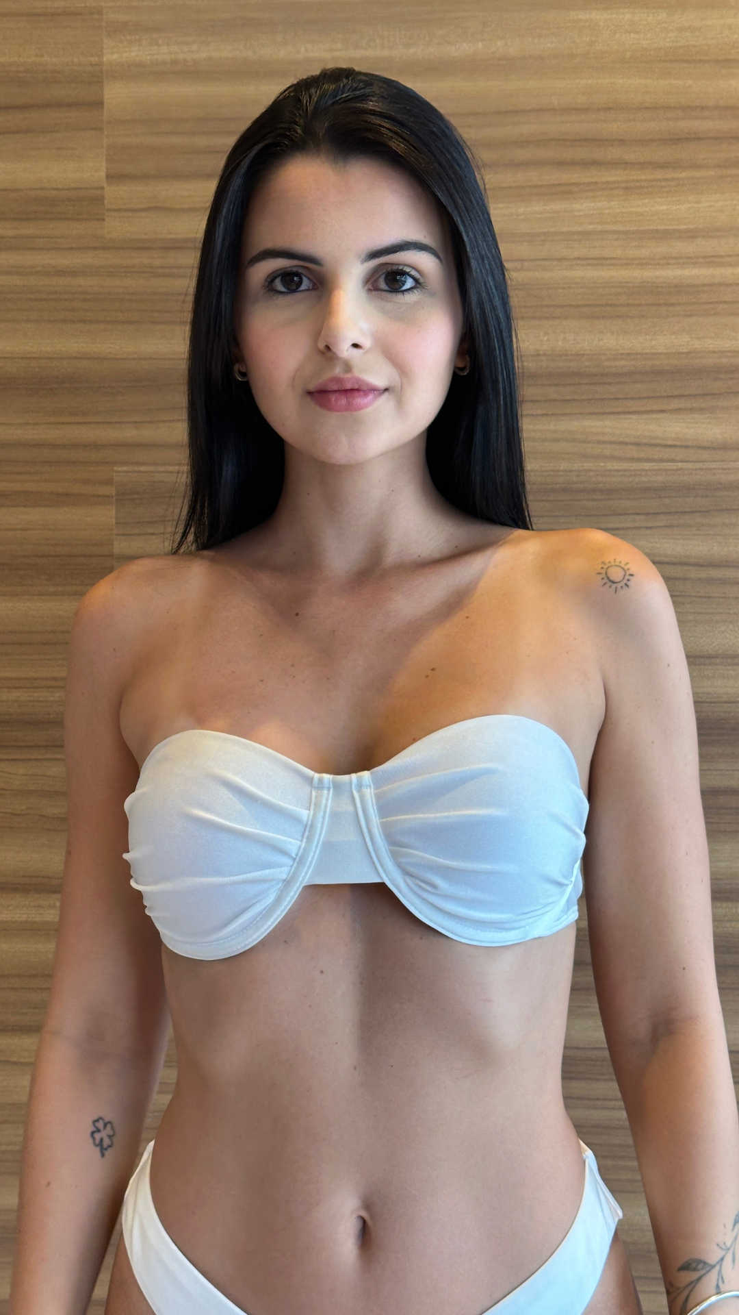 Top Helena Off White | Top de Biquíni com Aro e Alças em madrepérolas Artesanais – Lemon Light.