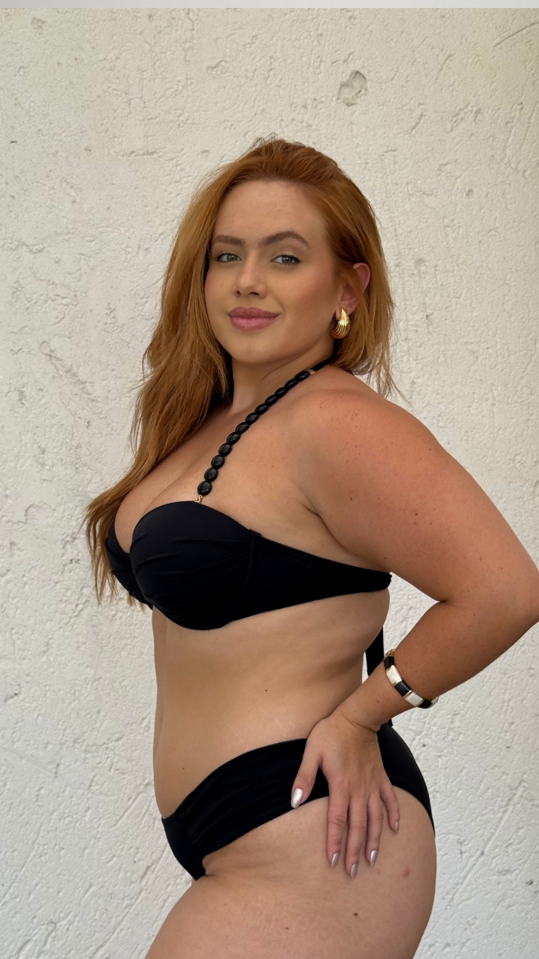 Top Helena Preto | Top de Biquíni com Aro e Alças de Pérolas Negras Artesanais – Lemon Light.